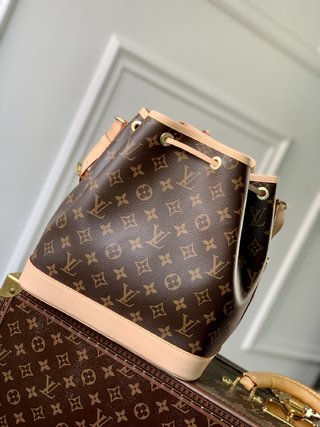 Replica Louis Vuitton 2022 new sling bag