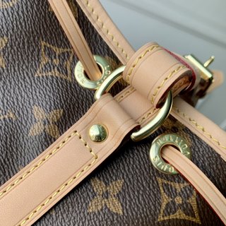 Replica Louis Vuitton 2022 new sling bag