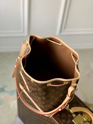 Replica Louis Vuitton 2022 new sling bag