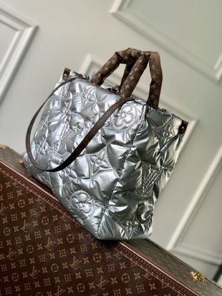 Replica Louis Vuitton 2022 new sling bag