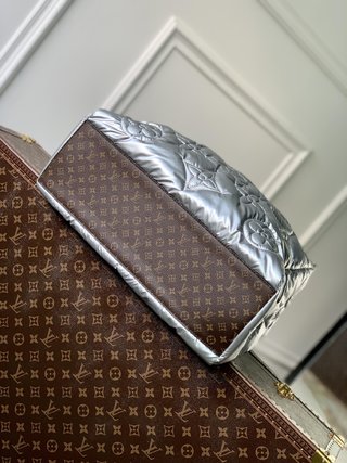 Replica Louis Vuitton 2022 new sling bag