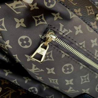 Replica Louis Vuitton 2022 new sling bag