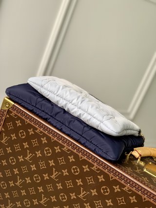 Replica Louis Vuitton 2022 new sling bag