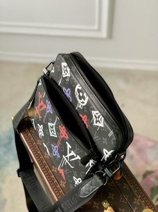 Replica Louis Vuitton 2022 new sling bag