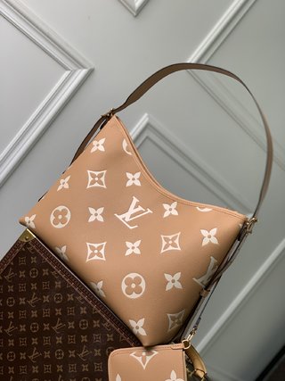 Replica Louis Vuitton 2022 new shoulder bag