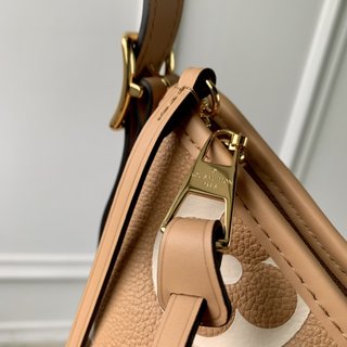 Replica Louis Vuitton 2022 new shoulder bag