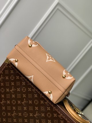 Replica Louis Vuitton 2022 new shoulder bag