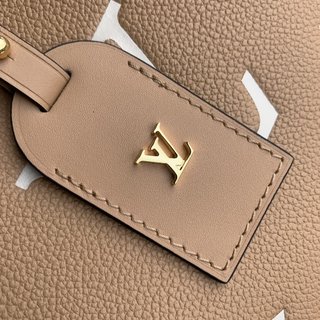 Replica Louis Vuitton 2022 new shoulder bag