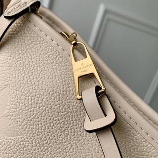 Replica Louis Vuitton 2022 new shoulder bag