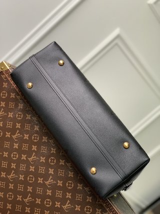 Replica Louis Vuitton 2022 new shoulder bag