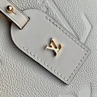 Replica Louis Vuitton 2022 new shoulder bag