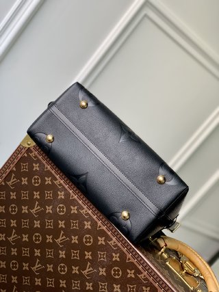 Replica Louis Vuitton 2022 new shoulder bag