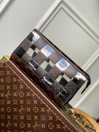 Replica Louis Vuitton 2022 new sling bag