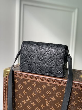 Replica Louis Vuitton 2022 new sling bag