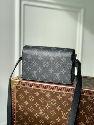 Replica Louis Vuitton 2022 new sling bag