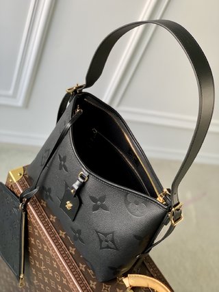 Replica Louis Vuitton 2022 new shoulder bag