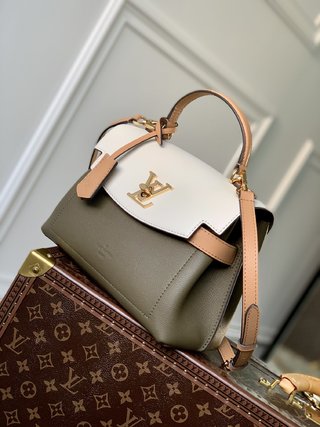 Replica Louis Vuitton 2022 new messenger bag