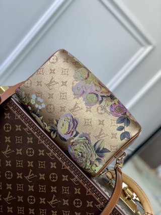 Replica Louis Vuitton 2022 new messenger bag