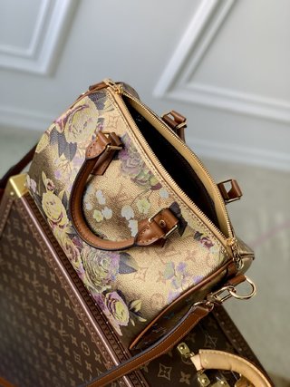 Replica Louis Vuitton 2022 new messenger bag