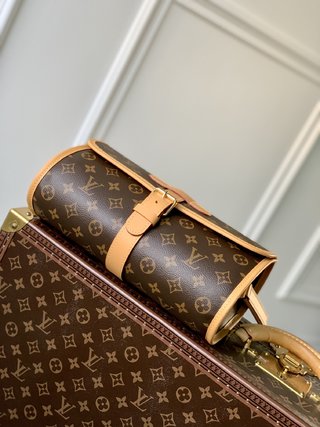 Replica Louis Vuitton 2022 new messenger bag