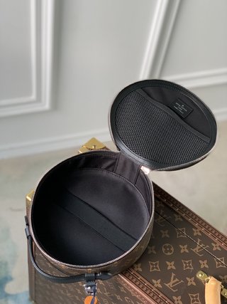 Replica Louis Vuitton 2022 new sling bag