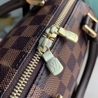 Replica Louis Vuitton 2022 new sling bag