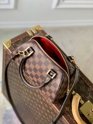 Replica Louis Vuitton 2022 new sling bag