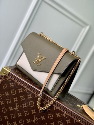 Replica Louis Vuitton 2022 new sling bag