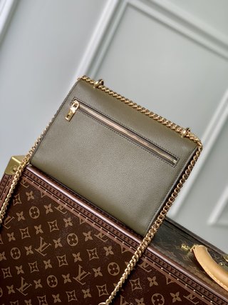 Replica Louis Vuitton 2022 new sling bag