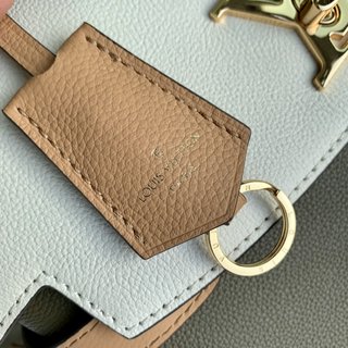 Replica Louis Vuitton 2022 new messenger bag