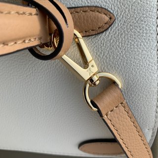 Replica Louis Vuitton 2022 new messenger bag