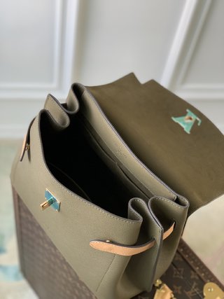 Replica Louis Vuitton 2022 new messenger bag