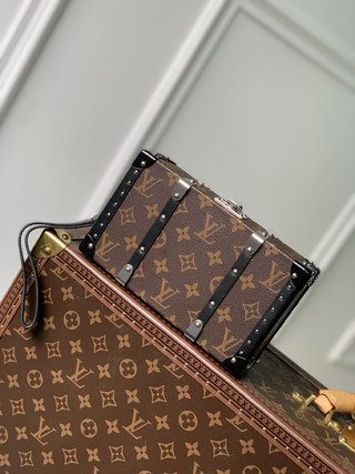 Replica Louis Vuitton 2022 new messenger bag