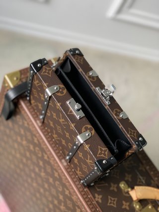 Replica Louis Vuitton 2022 new messenger bag