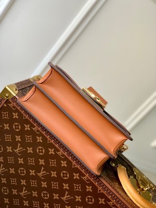 Replica Louis Vuitton 2022 new sling bag