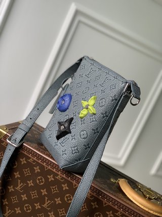 Replica Louis Vuitton 2022 new sling bag