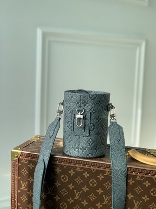 Replica Louis Vuitton 2022 new sling bag