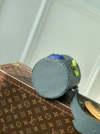 Replica Louis Vuitton 2022 new sling bag