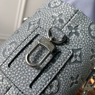 Replica Louis Vuitton 2022 new sling bag