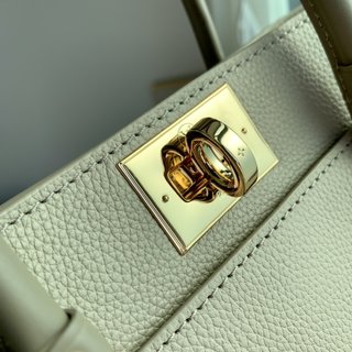 Replica Louis Vuitton 2022 new fashion Handbags