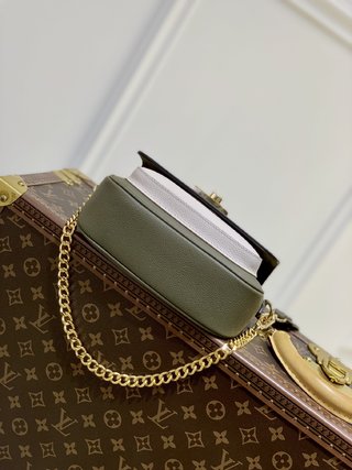 Replica Louis Vuitton 2022 new sling bag