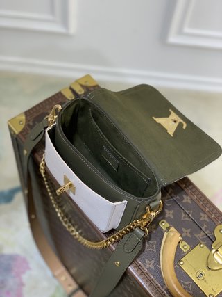 Replica Louis Vuitton 2022 new sling bag