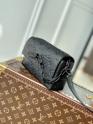 Replica Louis Vuitton 2022 new fashion Small Bags