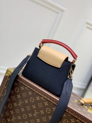 Replica Louis Vuitton 2022 new fashion Small Bags