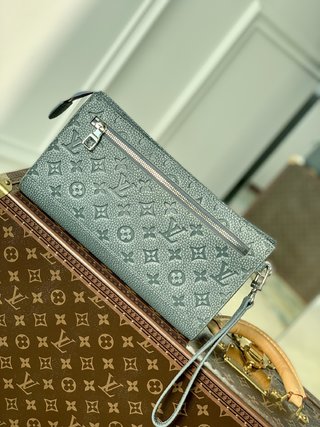 Replica Louis Vuitton 2022 new fashion Small Bags