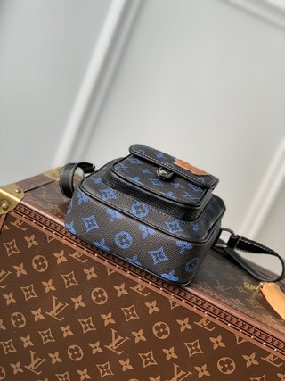 Replica Louis Vuitton 2022 new fashion Small Bags