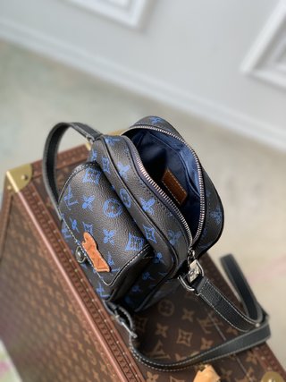 Replica Louis Vuitton 2022 new fashion Small Bags