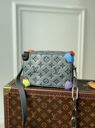 Replica Louis Vuitton 2022 new fashion Small Bags