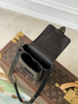 Replica Louis Vuitton 2022 new fashion Small Bags