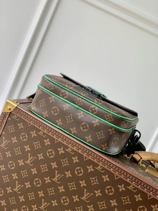 Replica Louis Vuitton 2022 new fashion Small Bags